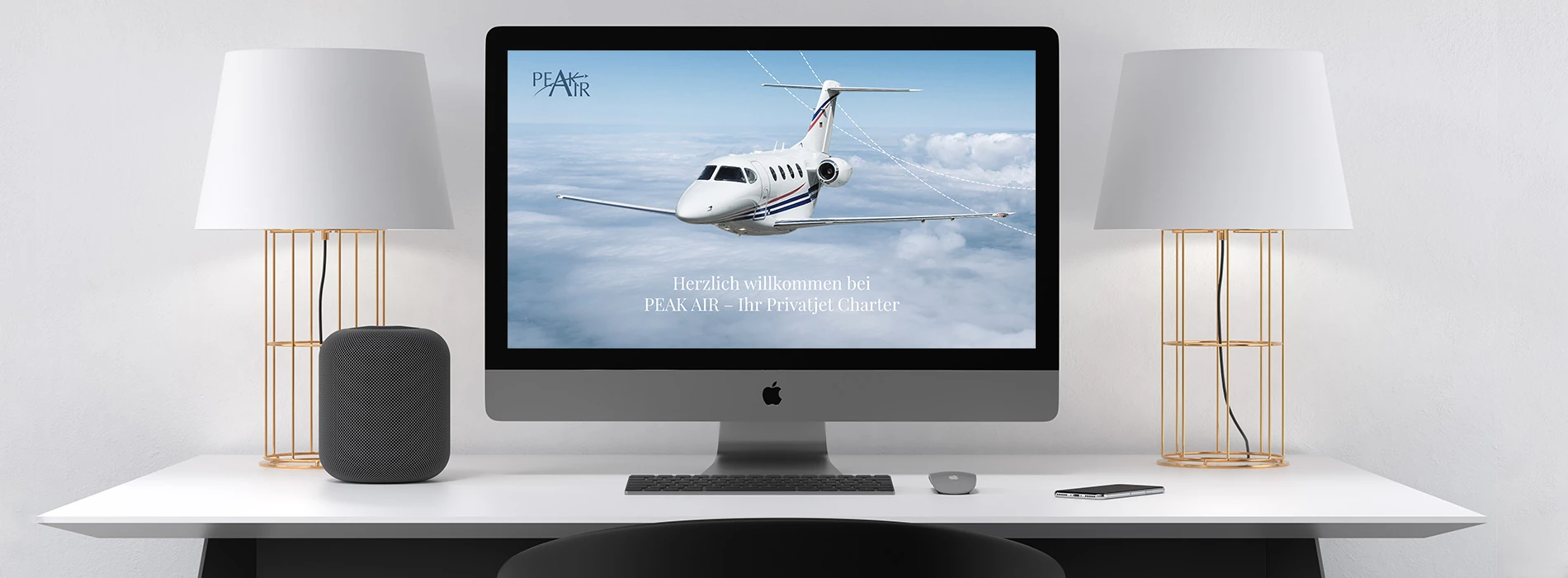Website von PEAK AIR auf einem Bildschirm – Webdesign von brandhands