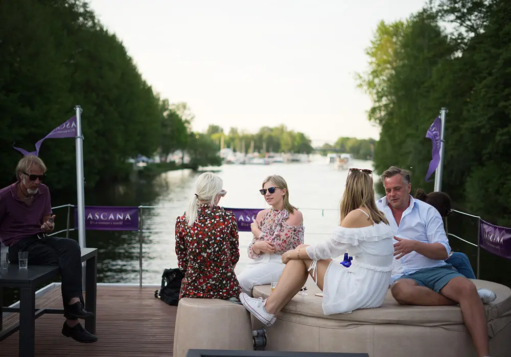 Entspannt am Wasser – Banner für Lascana in Berlin