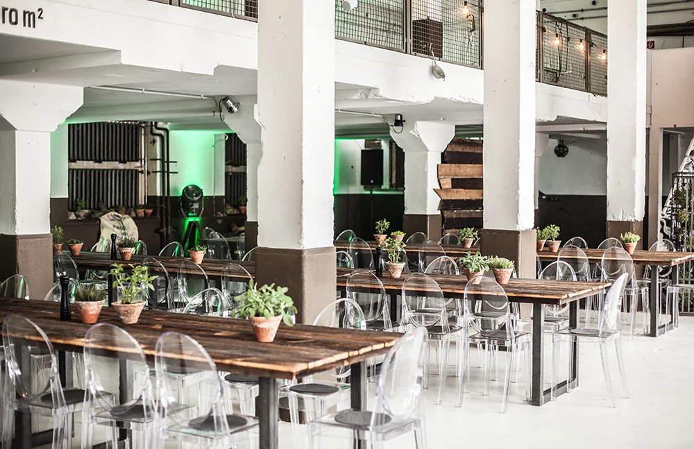 Eventfoto: bestuhlte Veranstaltung mit Möbeln von furn4rent in Potsdam
