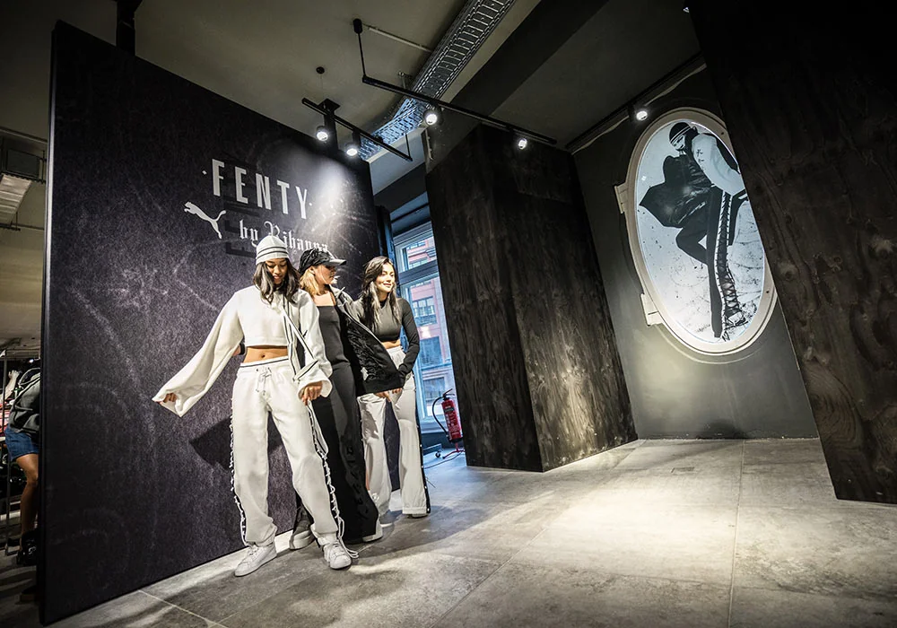 Plots an der Wand – Store Branding für PUMA Fenty in Berlin